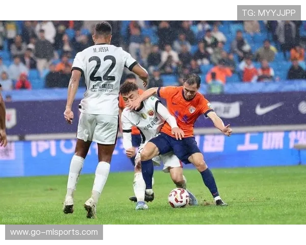 颜骏凌面对近距离抽射单手托出底线：那一刻，守护成为艺术